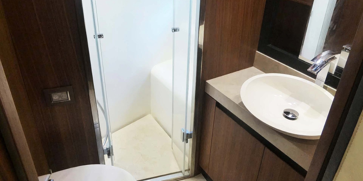 Аренда яхты Monte Carlo 65 на Лазурном берегу, Франция